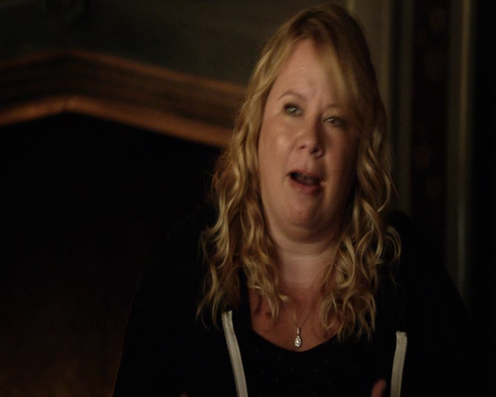 VampireDiaries-dot-nl_VampireDiaries-S8ComeVisitGeorgiaPSA0049.jpg
