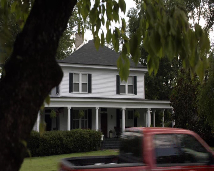 VampireDiaries-dot-nl_VampireDiaries-S8ComeVisitGeorgiaPSA0069.jpg
