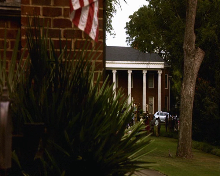 VampireDiaries-dot-nl_VampireDiaries-S8ComeVisitGeorgiaPSA0076.jpg