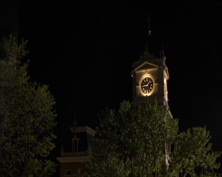 VampireDiaries-dot-nl_VampireDiaries-S8ComeVisitGeorgiaPSA0096.jpg