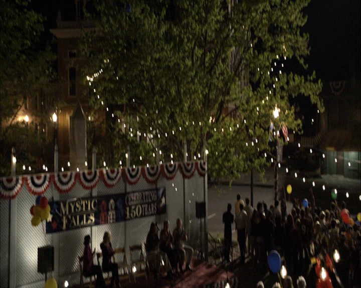 VampireDiaries-dot-nl_VampireDiaries-S8ComeVisitGeorgiaPSA0098.jpg