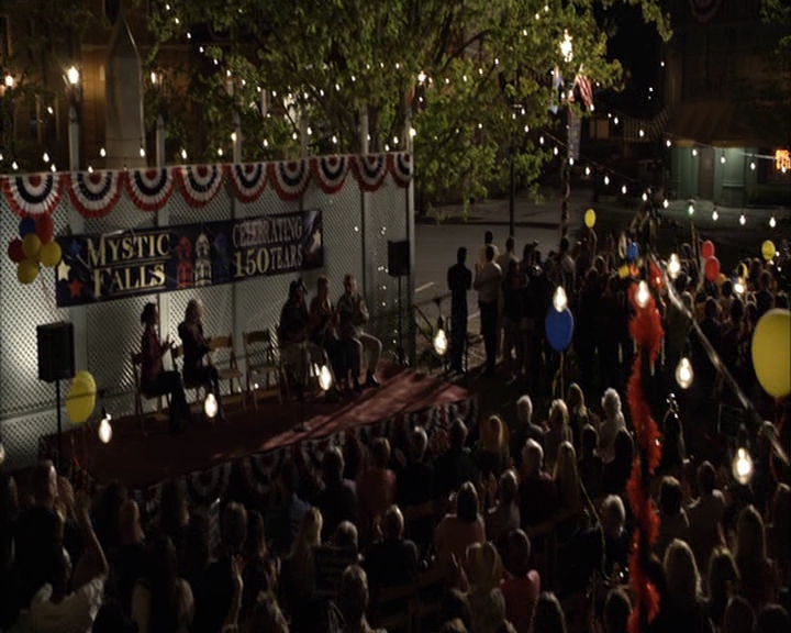 VampireDiaries-dot-nl_VampireDiaries-S8ComeVisitGeorgiaPSA0099.jpg