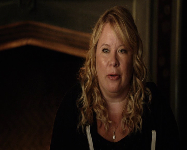 VampireDiaries-dot-nl_VampireDiaries-S8ComeVisitGeorgiaPSA0151.jpg