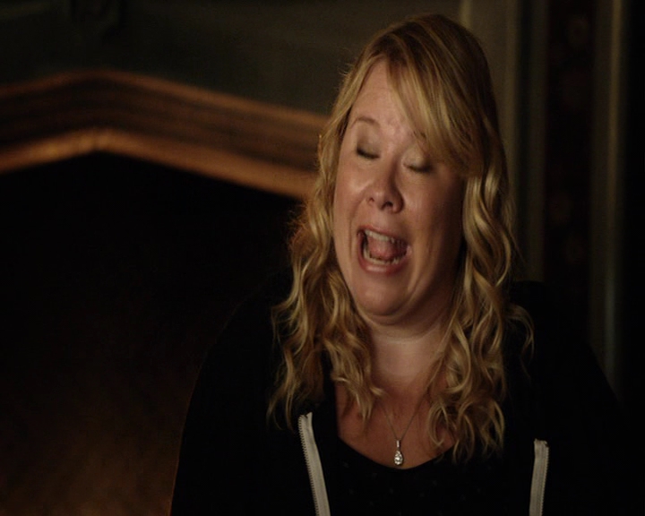 VampireDiaries-dot-nl_VampireDiaries-S8ComeVisitGeorgiaPSA0250.jpg