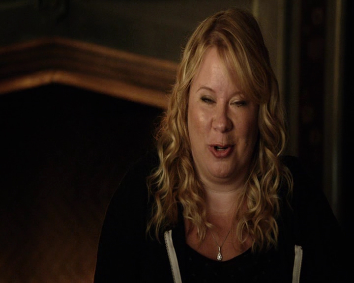 VampireDiaries-dot-nl_VampireDiaries-S8ComeVisitGeorgiaPSA0253.jpg