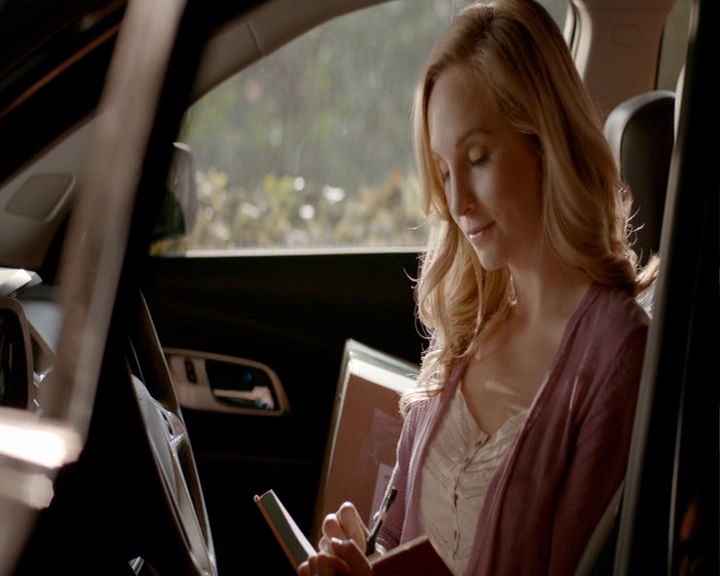 VampireDiaries-dot-nl_VampireDiaries-S8LastDayAsAVampire0030.jpg