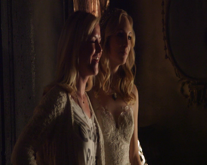 VampireDiaries-dot-nl_VampireDiaries-S8LastDayAsAVampire0090.jpg