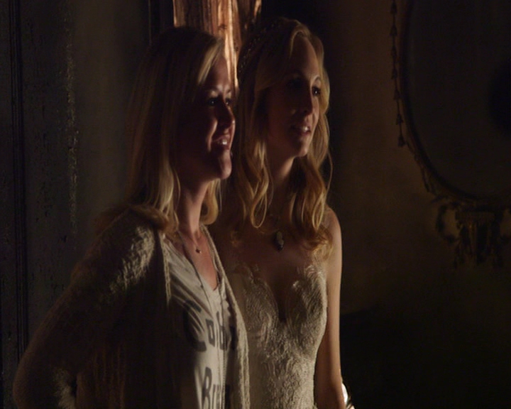 VampireDiaries-dot-nl_VampireDiaries-S8LastDayAsAVampire0091.jpg