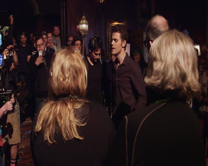 VampireDiaries-dot-nl_VampireDiaries-S8LastDayAsAVampire0683.jpg