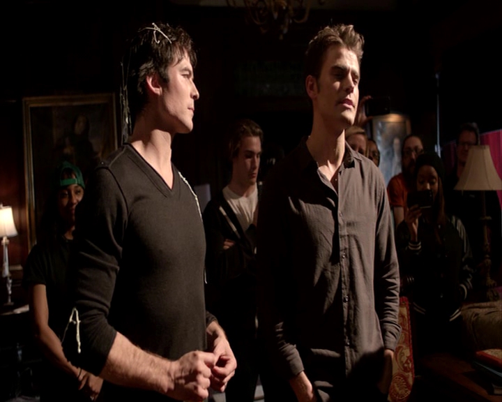 VampireDiaries-dot-nl_VampireDiaries-S8LastDayAsAVampire0708.jpg