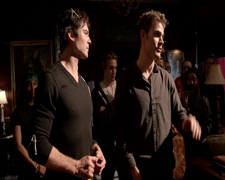 VampireDiaries-dot-nl_VampireDiaries-S8LastDayAsAVampire0710.jpg