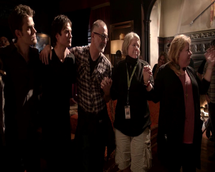 VampireDiaries-dot-nl_VampireDiaries-S8LastDayAsAVampire0783.jpg