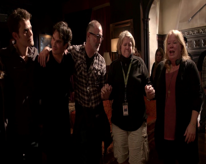 VampireDiaries-dot-nl_VampireDiaries-S8LastDayAsAVampire0797.jpg