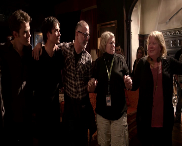 VampireDiaries-dot-nl_VampireDiaries-S8LastDayAsAVampire0801.jpg