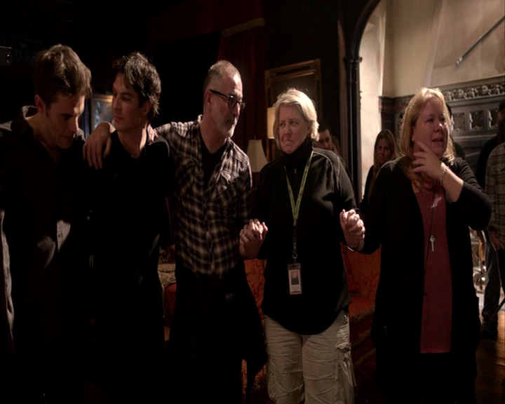 VampireDiaries-dot-nl_VampireDiaries-S8LastDayAsAVampire0804.jpg