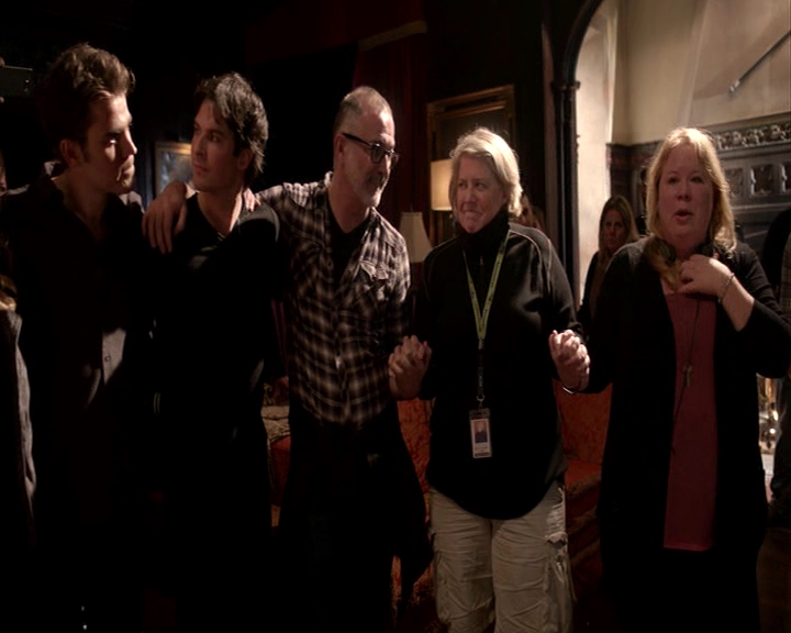 VampireDiaries-dot-nl_VampireDiaries-S8LastDayAsAVampire0805.jpg