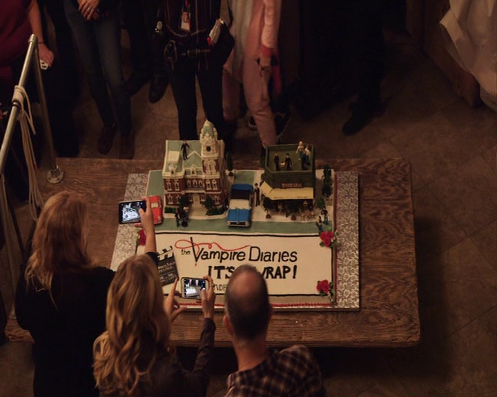 VampireDiaries-dot-nl_VampireDiaries-S8LastDayAsAVampire0828.jpg