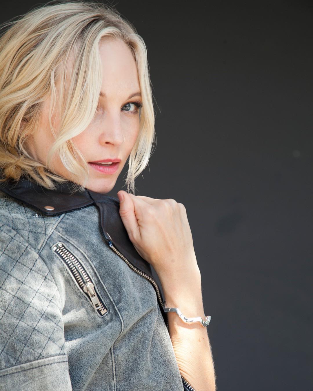 19-002.jpg 19-002.jpg