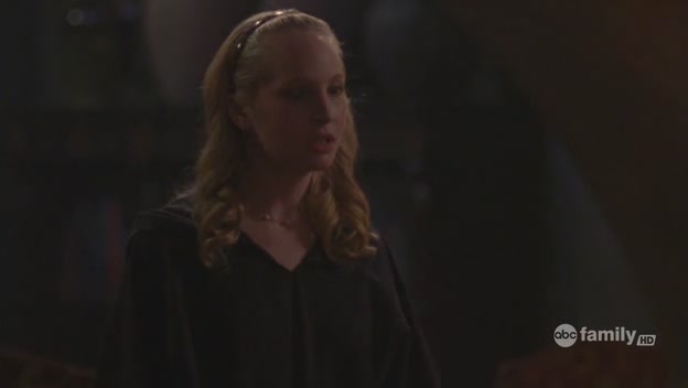 VampireDiariesWorld-dot-org-Greek-2x20IsntItBro-mantic1587.jpg