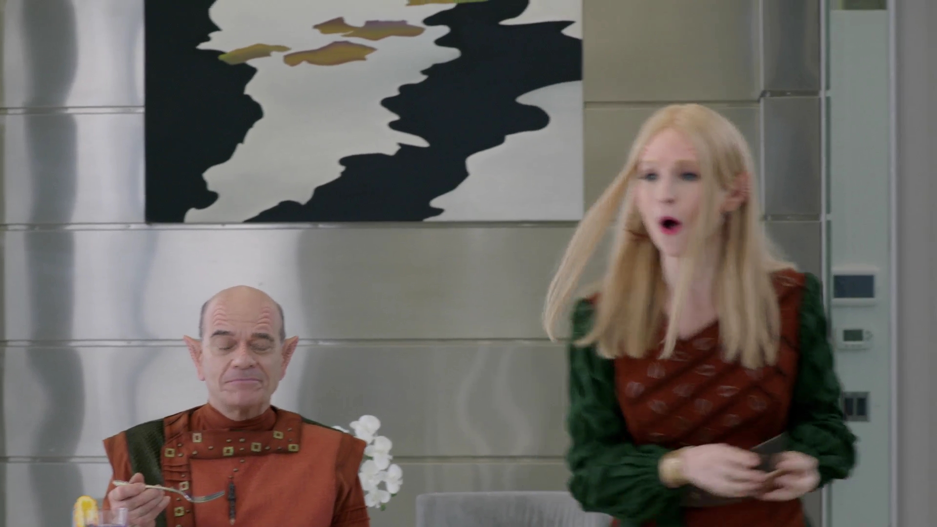 VampireDiariesWorld-dot-nl_TheOrville2x03-0501.jpg