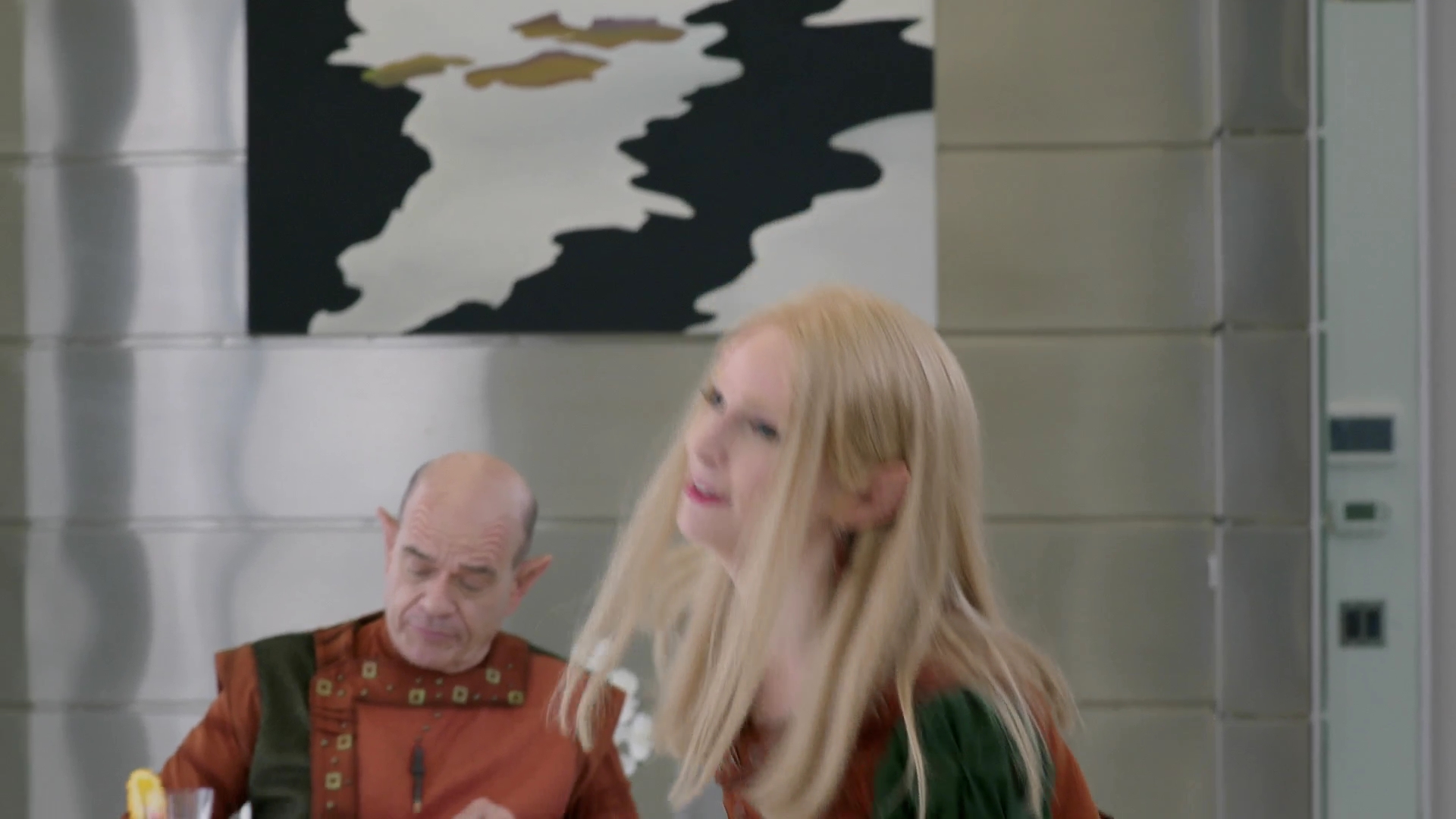VampireDiariesWorld-dot-nl_TheOrville2x03-0510.jpg