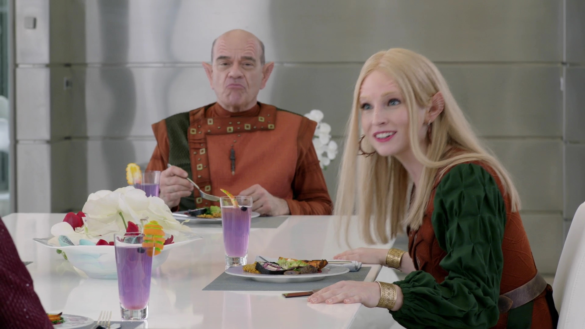 VampireDiariesWorld-dot-nl_TheOrville2x03-0516.jpg