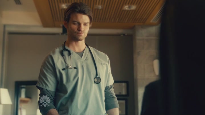 VampireDiariesWorld-dot-org_SavingHopeS01E01-2103.jpg