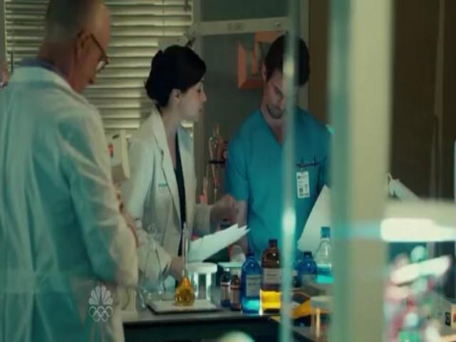 VampireDiariesWorld-dot-org_SavingHopeS01E06-1862.jpg VampireDiariesWorld-dot-org_SavingHopeS01E06-1862.jpg