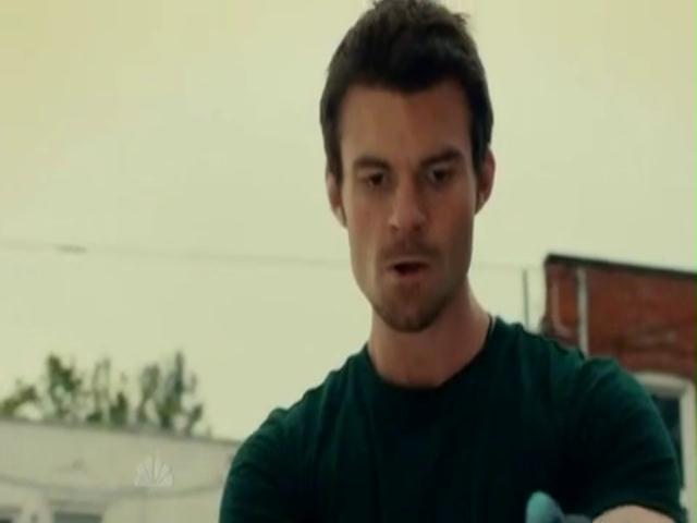 VampireDiariesWorld-dot-org_SavingHopeS01E10-1799.jpg