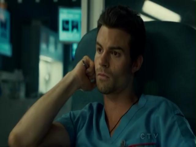 VampireDiariesWorld-dot-org_SavingHopeS01E13-2004.jpg
