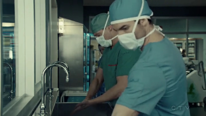 VampireDiariesWorld-dot-org_SavingHope2x04-1325.jpg