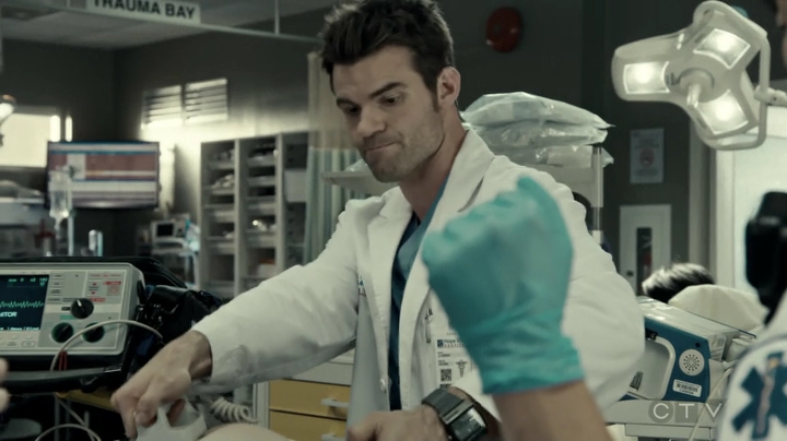 VampireDiariesWorld-dot-org_SavingHope3x05-0347.jpg