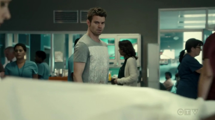 VampireDiariesWorld_dot_nl-SavingHope3x10-2125.jpg VampireDiariesWorld_dot_nl-SavingHope3x10-2125.jpg