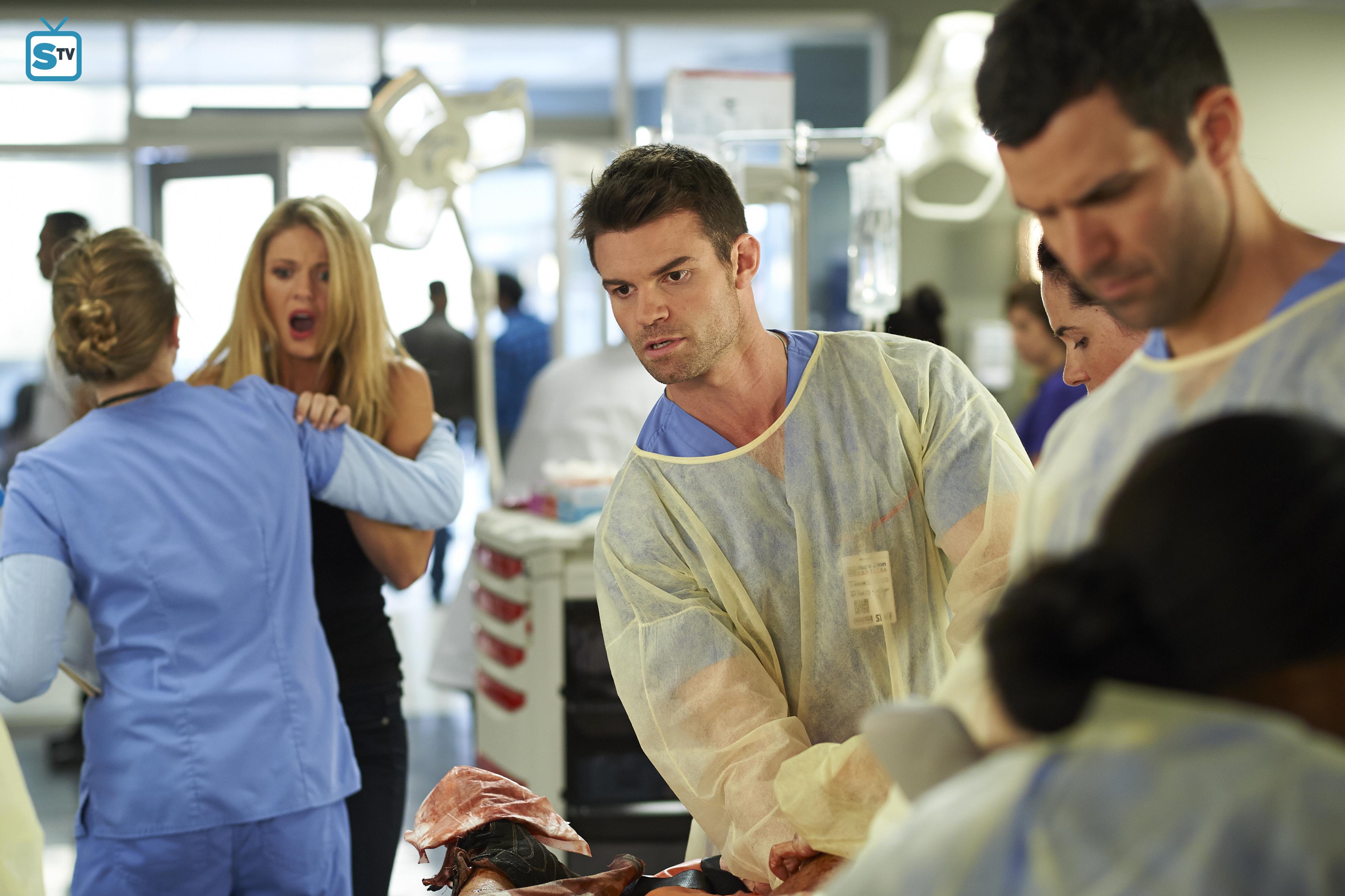 3x09-002.jpg