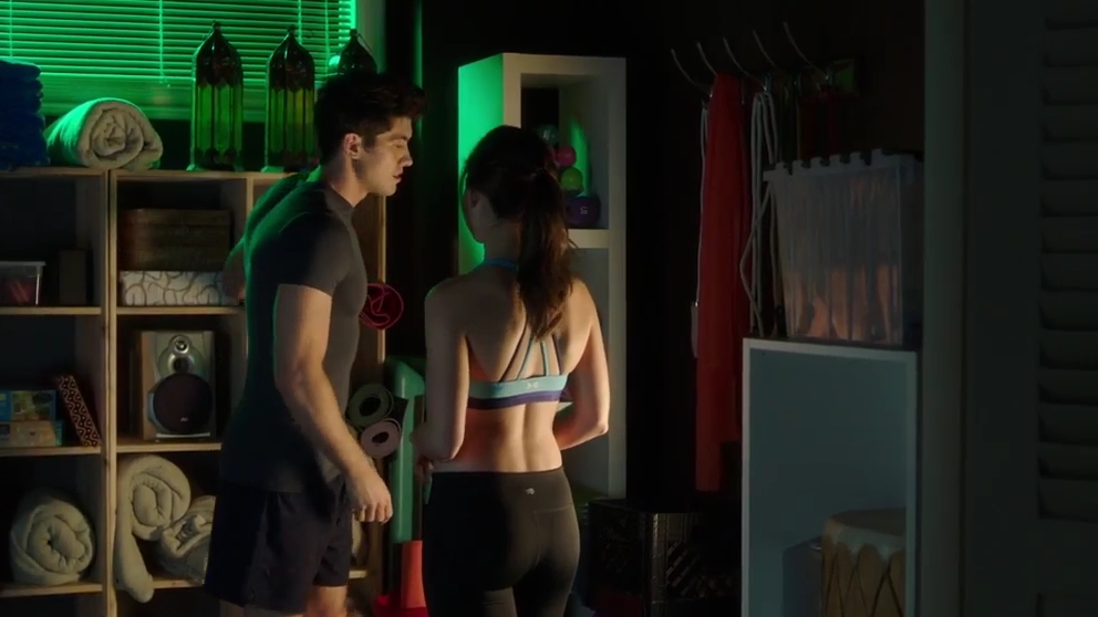 VampireDiariesWorld-dot-nl_FamousInLove2x01-0386.jpg