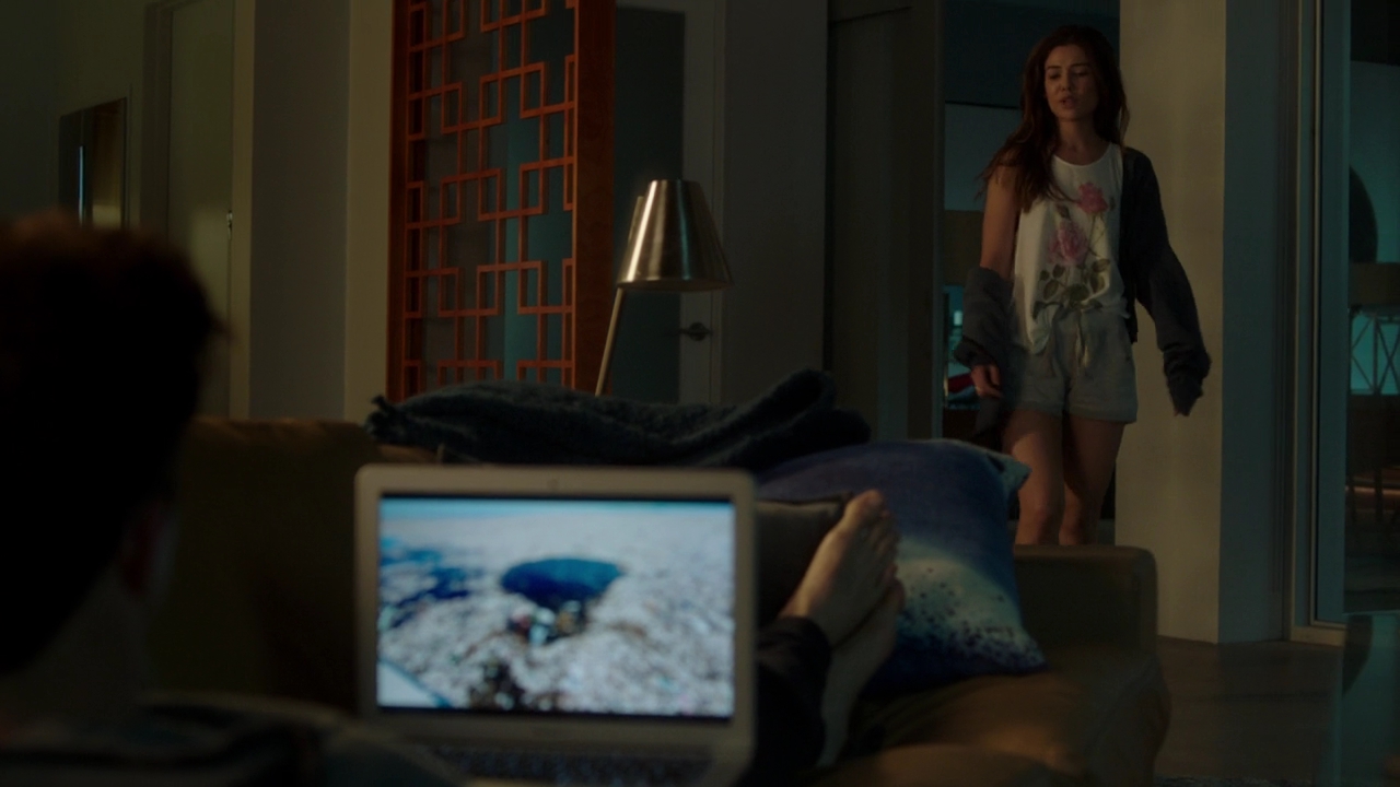 VampireDiariesWorld-dot-NL_FamousInLove2x04-0012.jpg