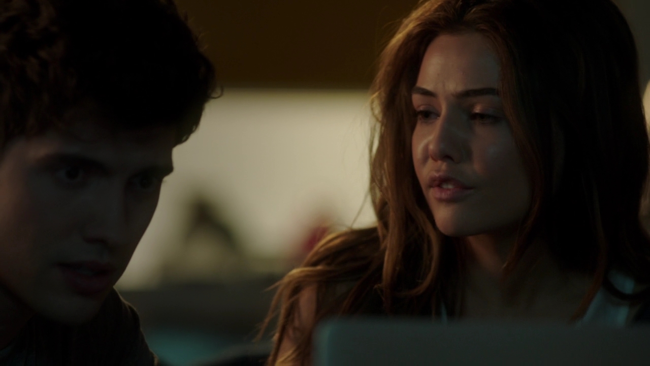 VampireDiariesWorld-dot-NL_FamousInLove2x04-0033.jpg