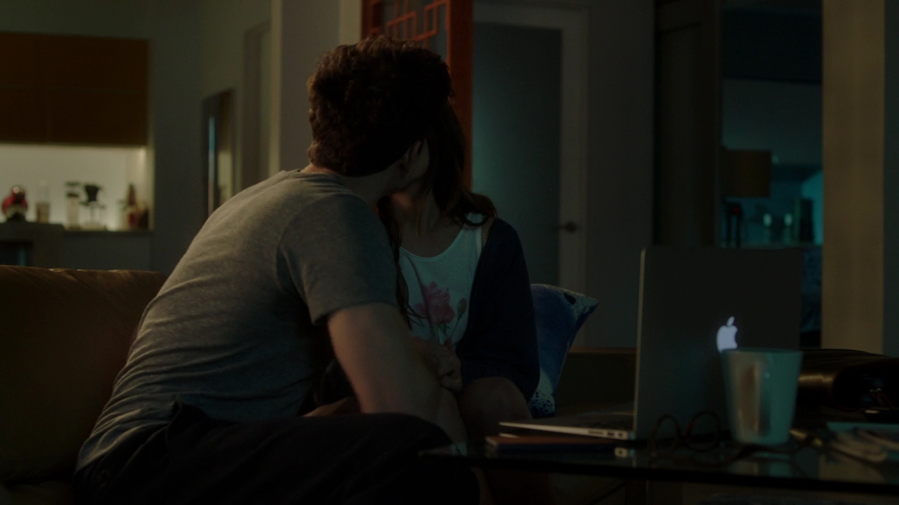 VampireDiariesWorld-dot-NL_FamousInLove2x04-0094.jpg