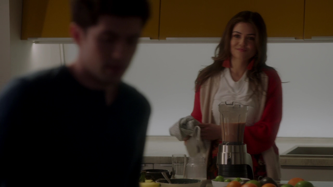 VampireDiariesWorld-dot-NL_FamousInLove2x07-0296.jpg VampireDiariesWorld-dot-NL_FamousInLove2x07-0296.jpg