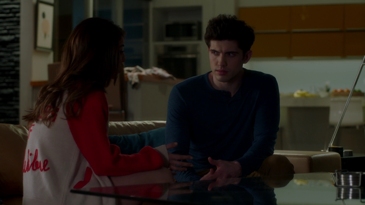 VampireDiariesWorld-dot-NL_FamousInLove2x07-0536.jpg VampireDiariesWorld-dot-NL_FamousInLove2x07-0536.jpg