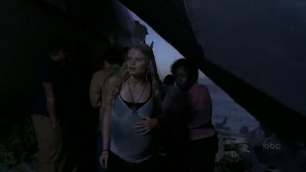 VampireDiariesWorld-dot-org_Lost-1x01PilotPart1-00127.jpg