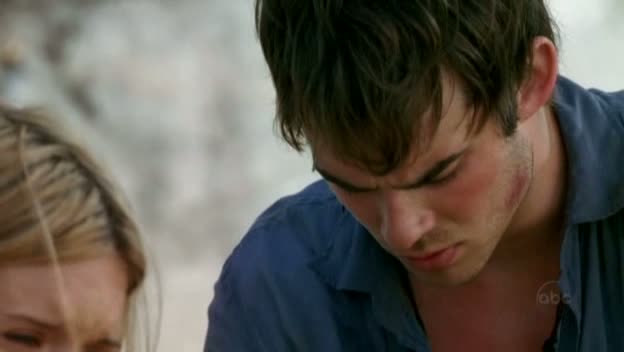 VampireDiariesWorld-dot-org_Lost-1x02PilotPart2-00095.jpg