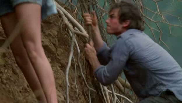 VampireDiariesWorld-dot-org_Lost-1x02PilotPart2-00156.jpg