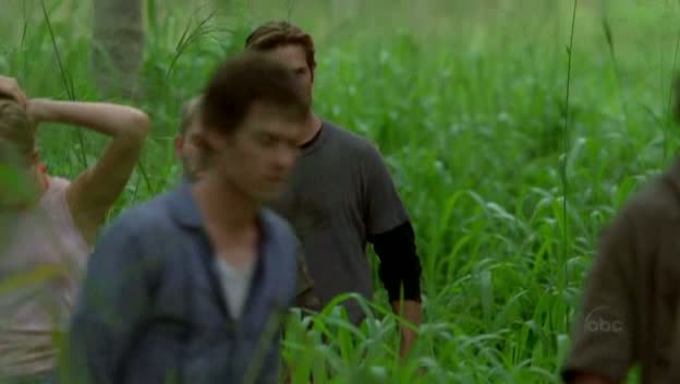 VampireDiariesWorld-dot-org_Lost-1x02PilotPart2-00165.jpg