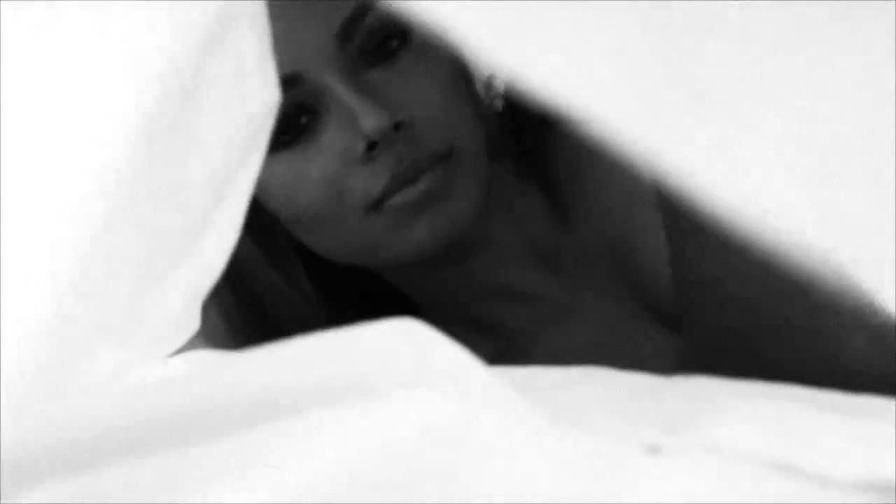 VampireDiariesWorld-dot-org_PowerLyricsVideo0002.jpg