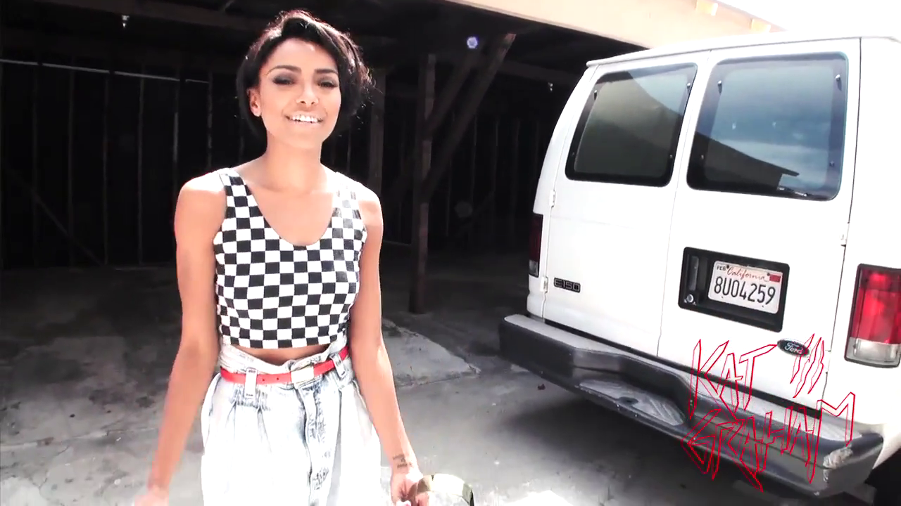 VampireDiariesWorld-dot-org_Sassy-MusicVideo_BehindTheScenes-Captures00053.png