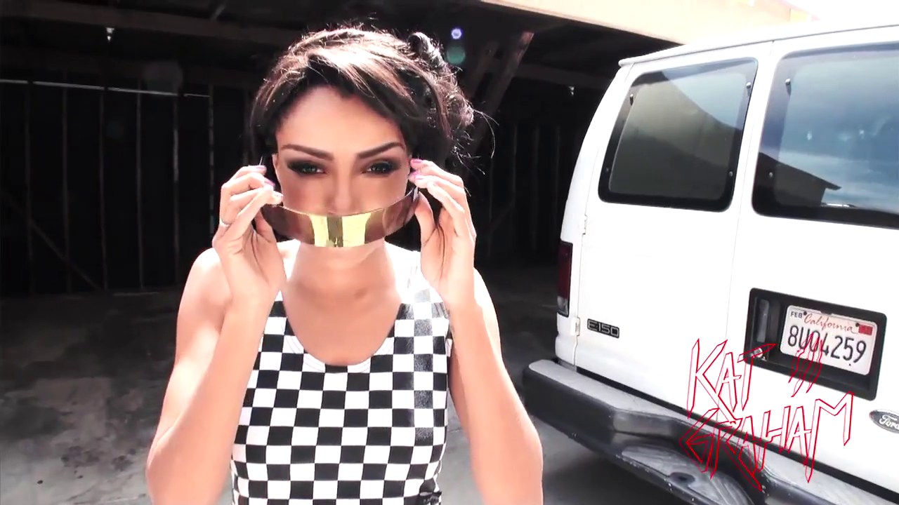 VampireDiariesWorld-dot-org_Sassy-MusicVideo_BehindTheScenes-Captures00069.png