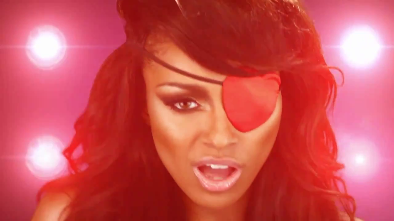 VampireDiariesWorld_dot_org-Sassy00066.png