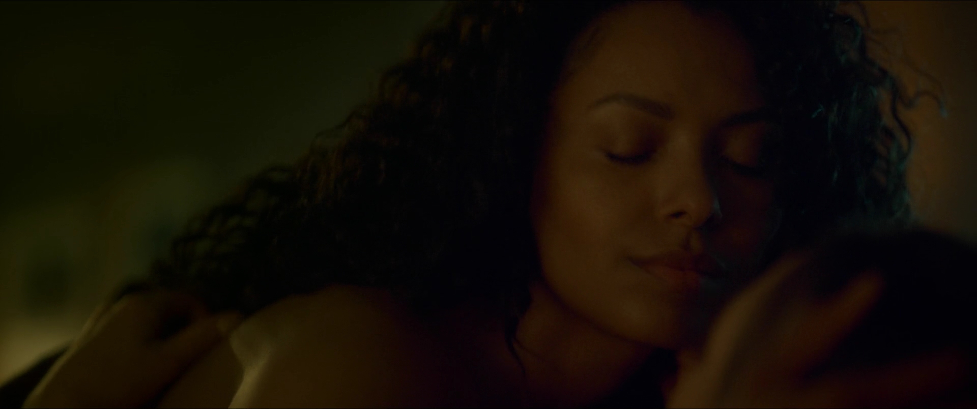 vampirediariesworld-dot-nl_Heatwave2321.jpg