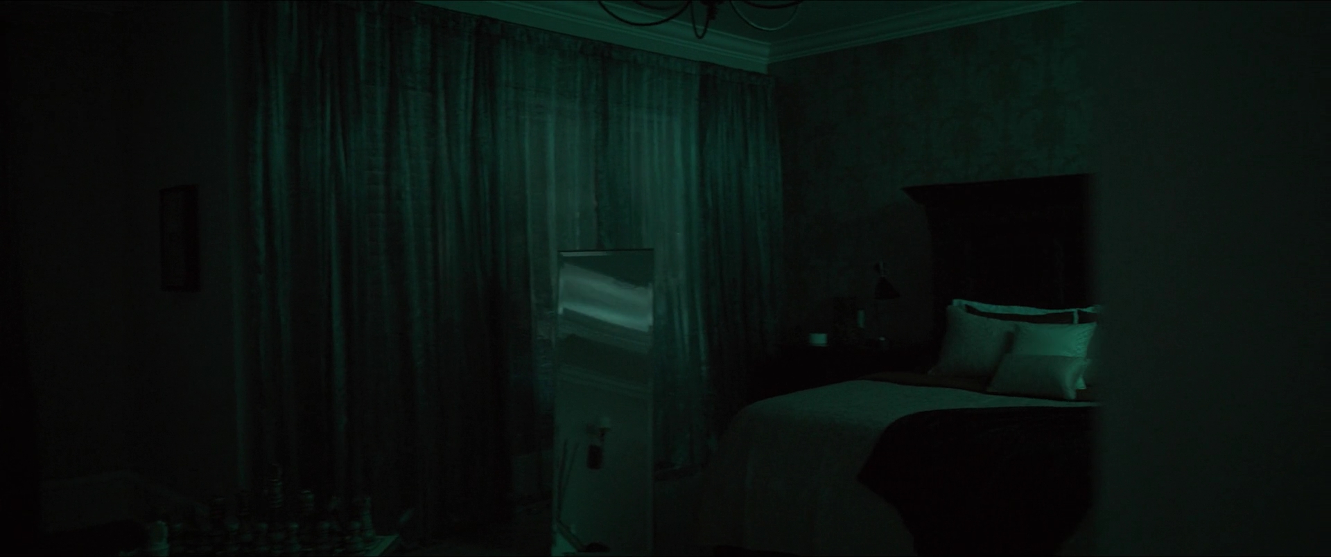vampirediariesworld-dot-nl_Heatwave2678.jpg